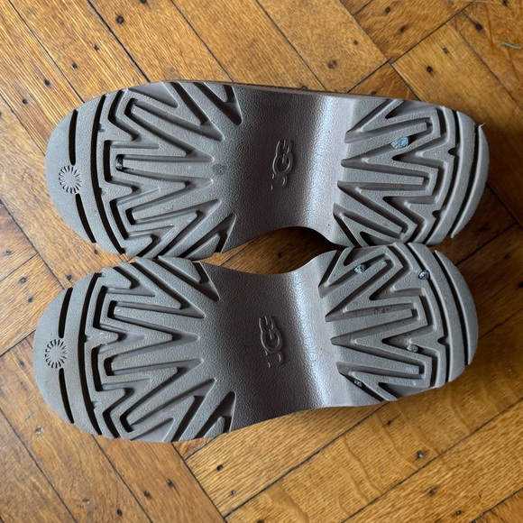 UGG New Heights Clog in Chestnut Sz 7 - Picture 5 of 6